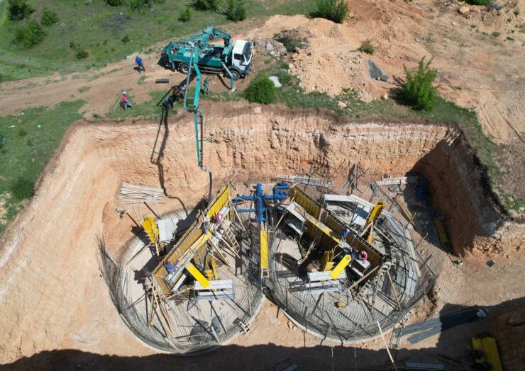 🚧 🏗 Vazhdojnë punimet me intenzitet të lartë për ndërtimin e rezorvoarit për uj të pijshëm në vendbanimin Rashçe.