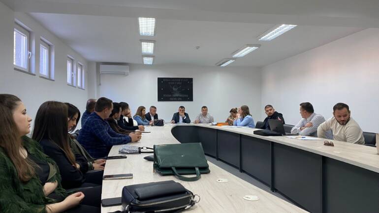 Sot u mbajt mbledhja e 10-të e këshillit të komunës së Sarajit