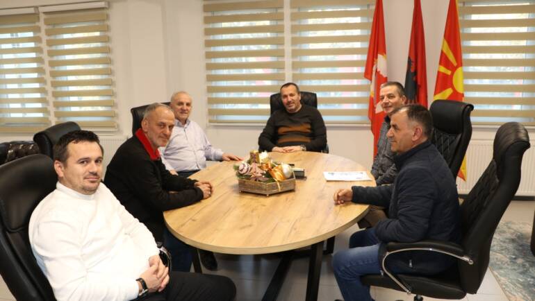 Градоначалникот Блерим Беџети ги пречека претставниците на Планинарското  друштво „Дарданија“