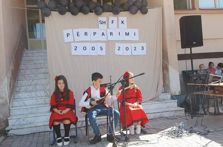 Денес на 13.09.2023 година, општинското основно училиште „Перпарими“ –  Крушопек, го прослави годишнината на училиштето.